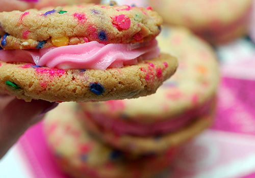 Рафинированный сахар воспаление кожи  из-за повышения  уровня инсулина 