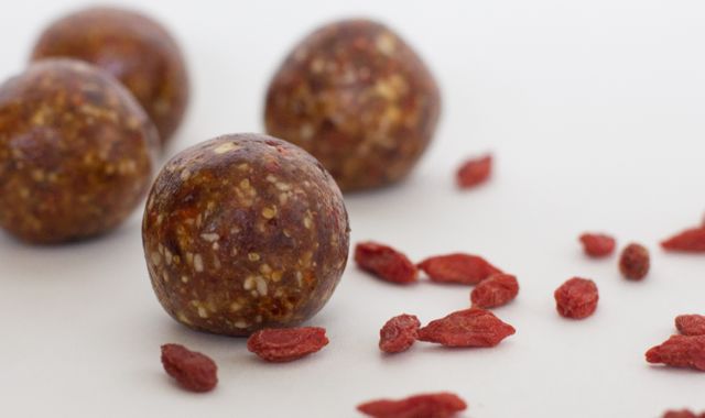 Батончики или шарики с ягодами годжи Батончики или шарики с ягодами годжи