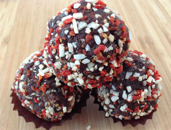 Шарики закуски из&nbsp;годжи и&nbsp;какао